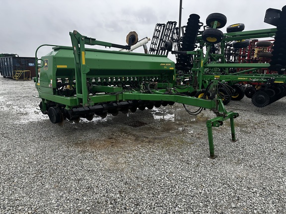 2001 John-Deere 1560