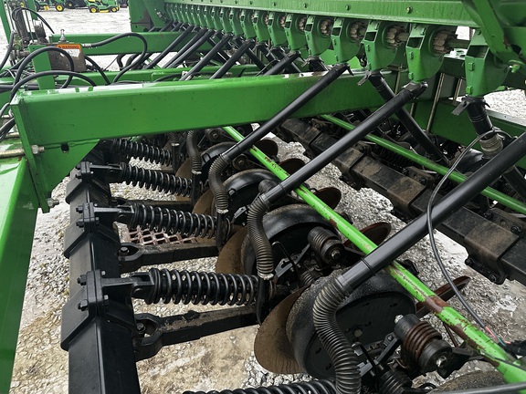 2001 John-Deere 1560