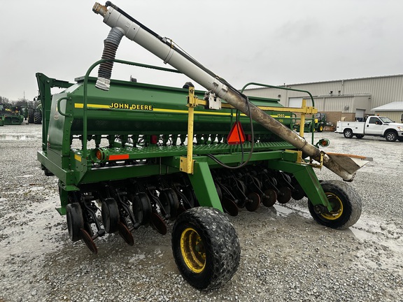 2001 John-Deere 1560