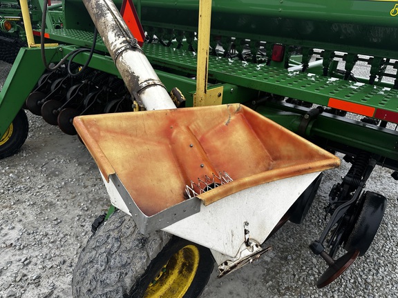 2001 John-Deere 1560