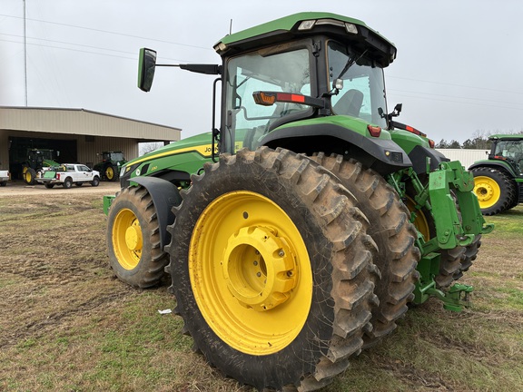2025 John Deere 8R 230 Photo 3