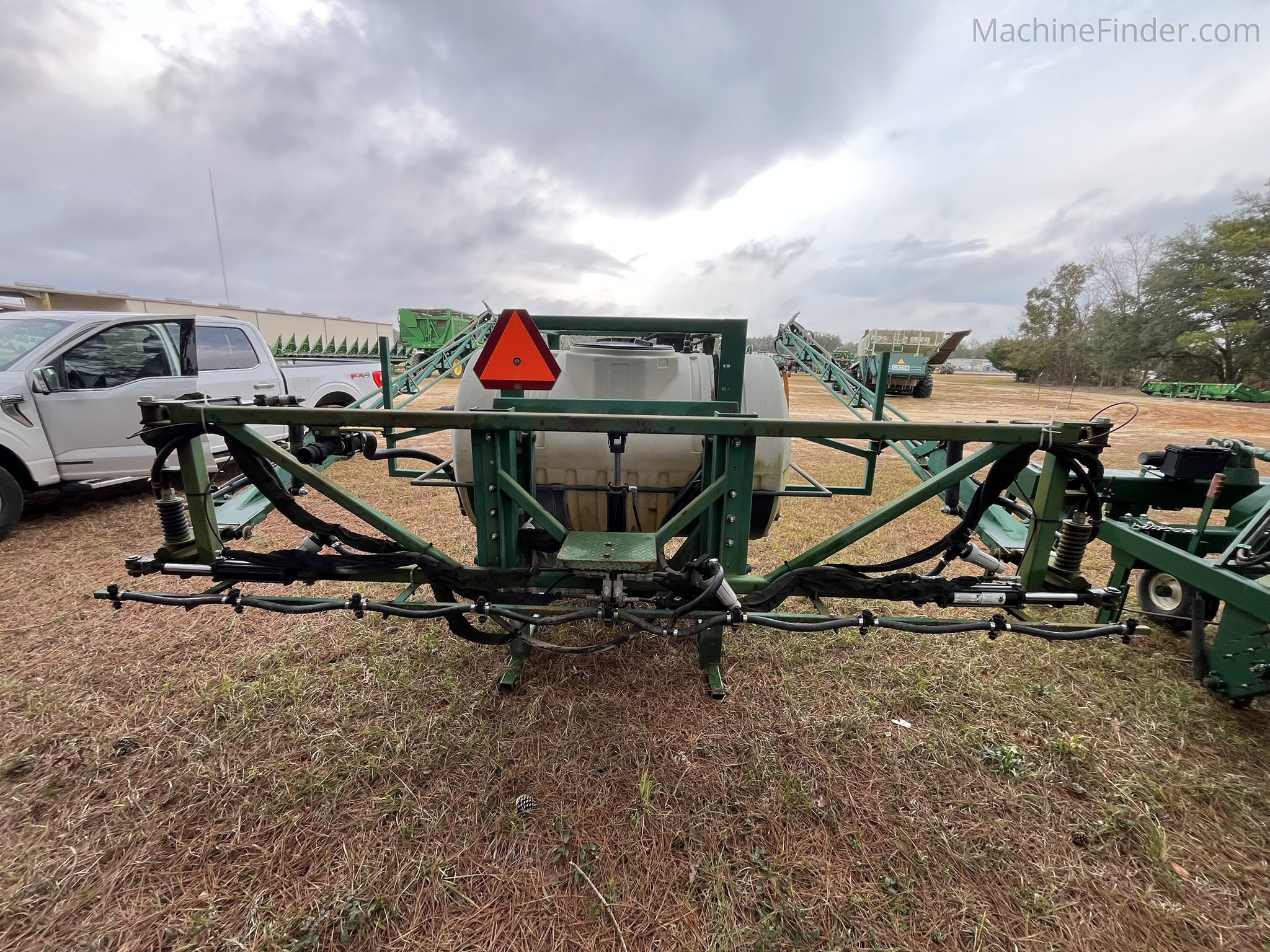 2021 LMC 400G Image 2