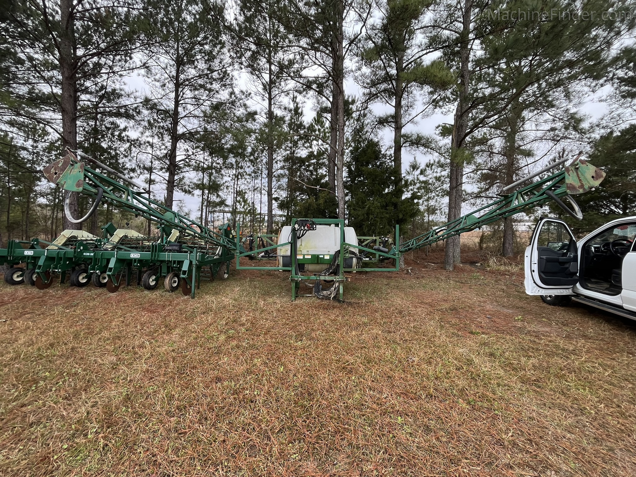 2021 LMC 400G Image 3