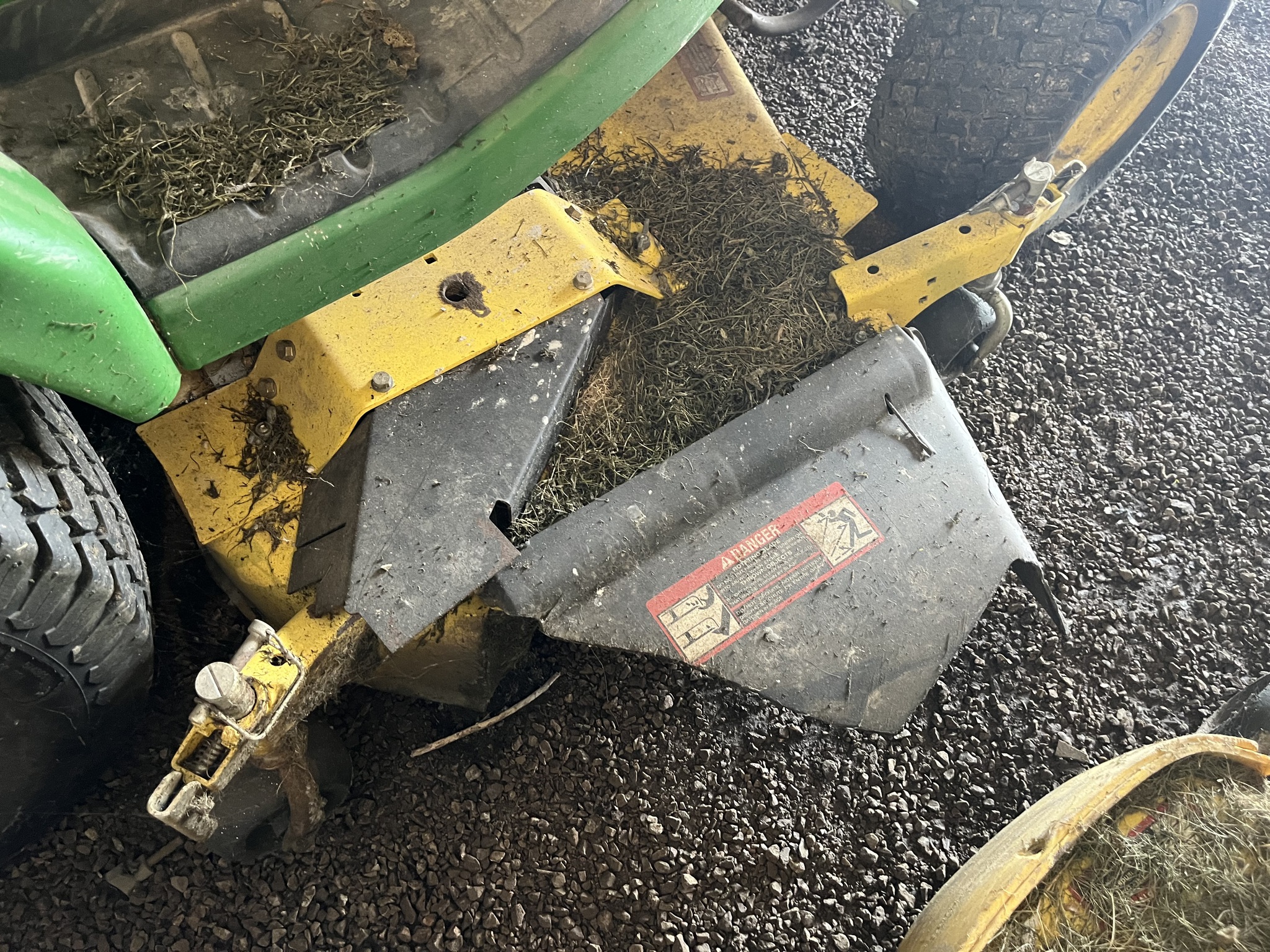 2013 John Deere X730 Image 3