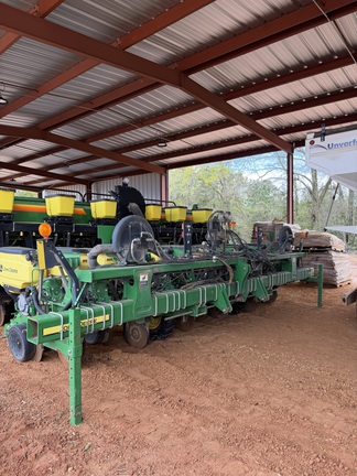 2015 John Deere 1705 Twin Row Photo 2