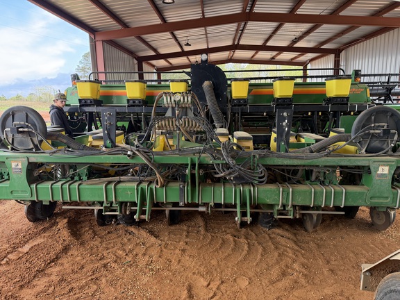 2015 John Deere 1705 Twin Row Photo 3