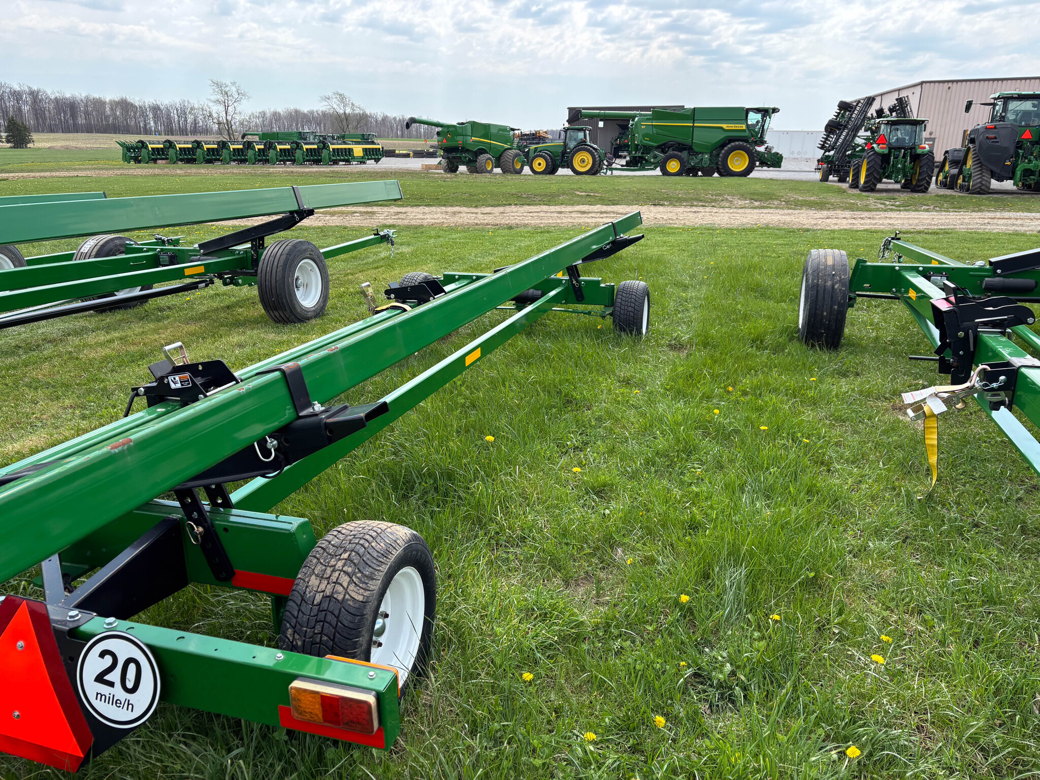 Used -- Unverferth HT-25 Header carts at Koenig Equipment in Anna, OH - PhotoXL3