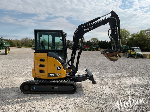 Photo of 2023 John Deere 35 P