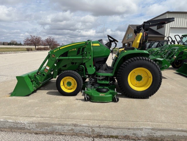 2023 John Deere 3046R Image 4