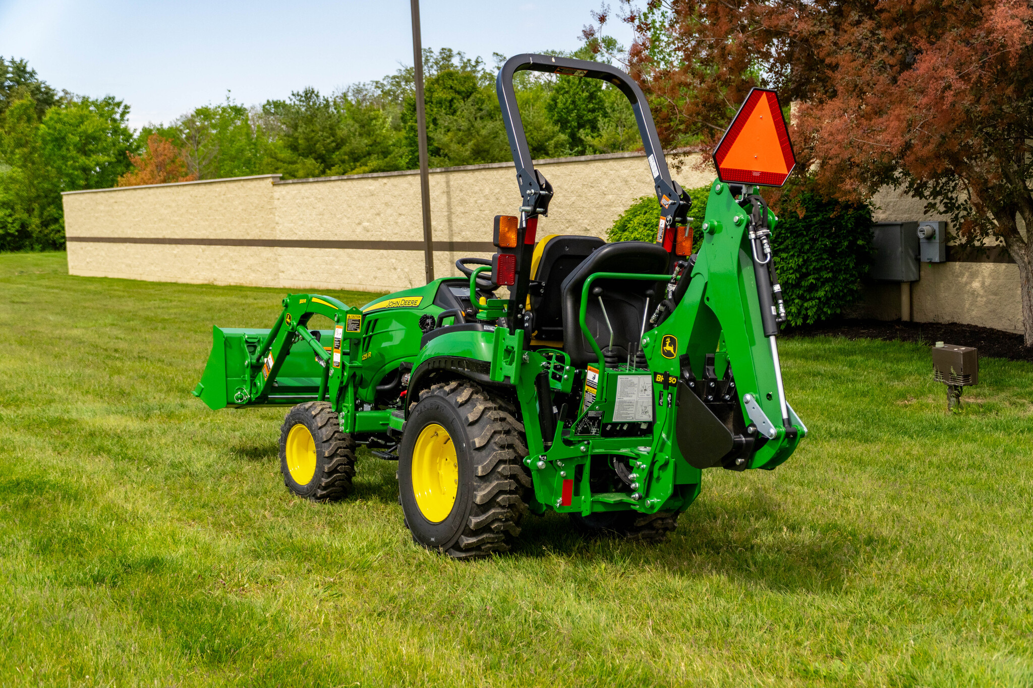 New In-Stock 2026 John Deere 2025R Compact Utility Tractors at Koenig Equipment in Greenville, OH - PhotoXL10