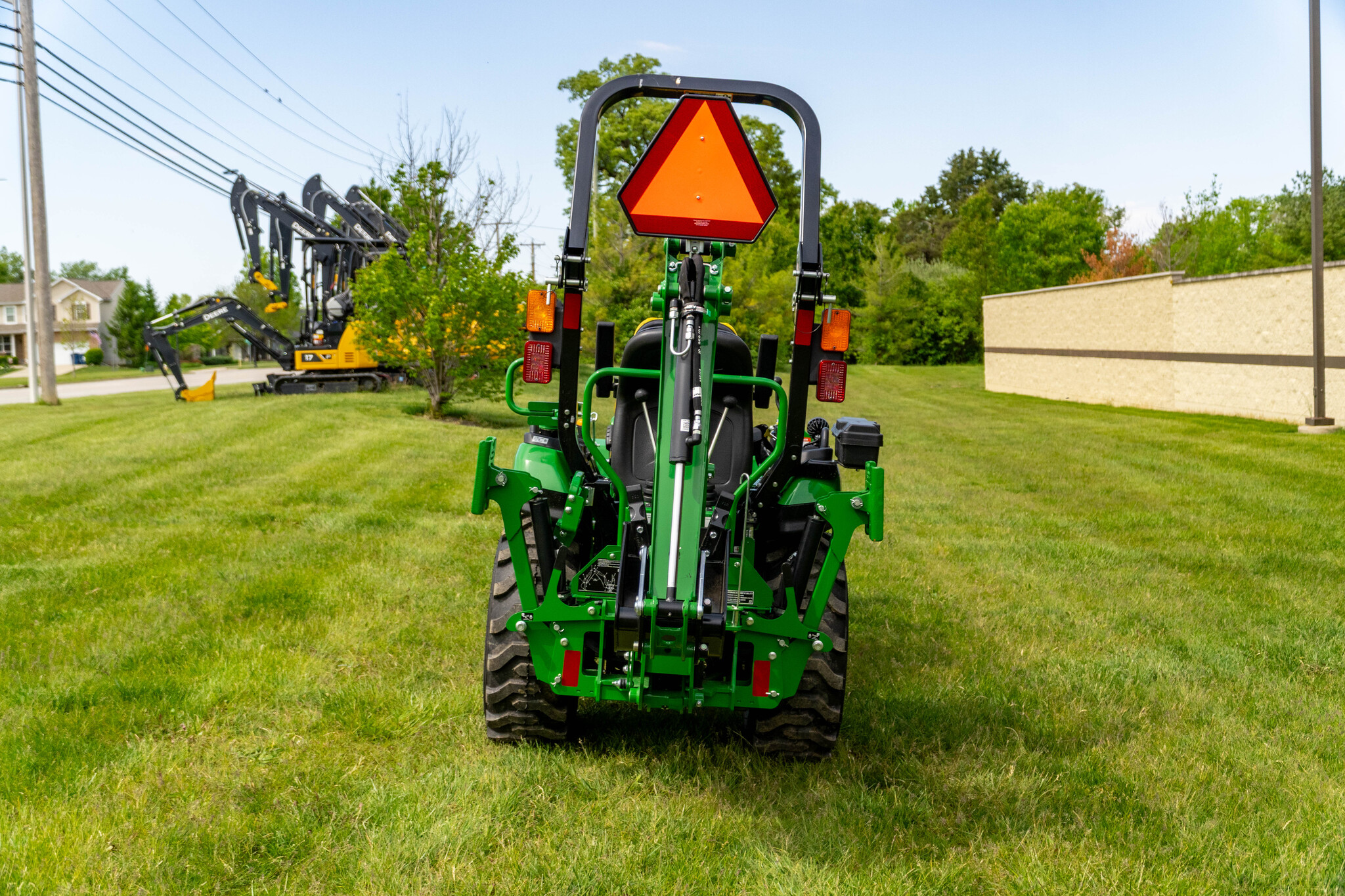 New In-Stock 2026 John Deere 2025R Compact Utility Tractors at Koenig Equipment in Greenville, OH - PhotoXL11