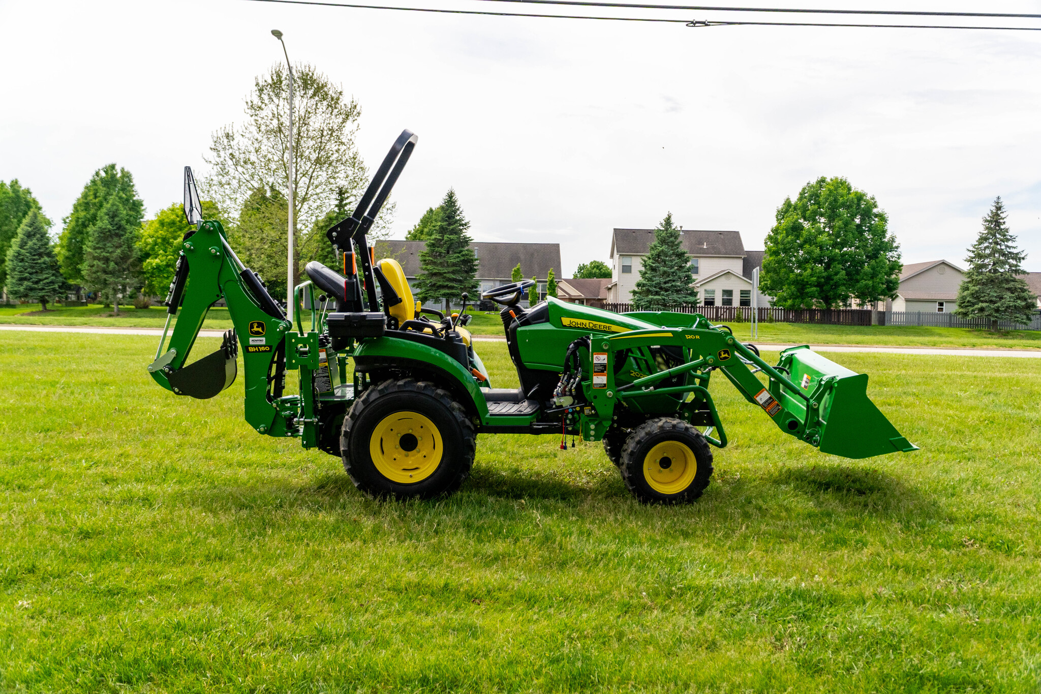 New In-Stock 2026 John Deere 2025R Compact Utility Tractors at Koenig Equipment in Greenville, OH - PhotoXL2