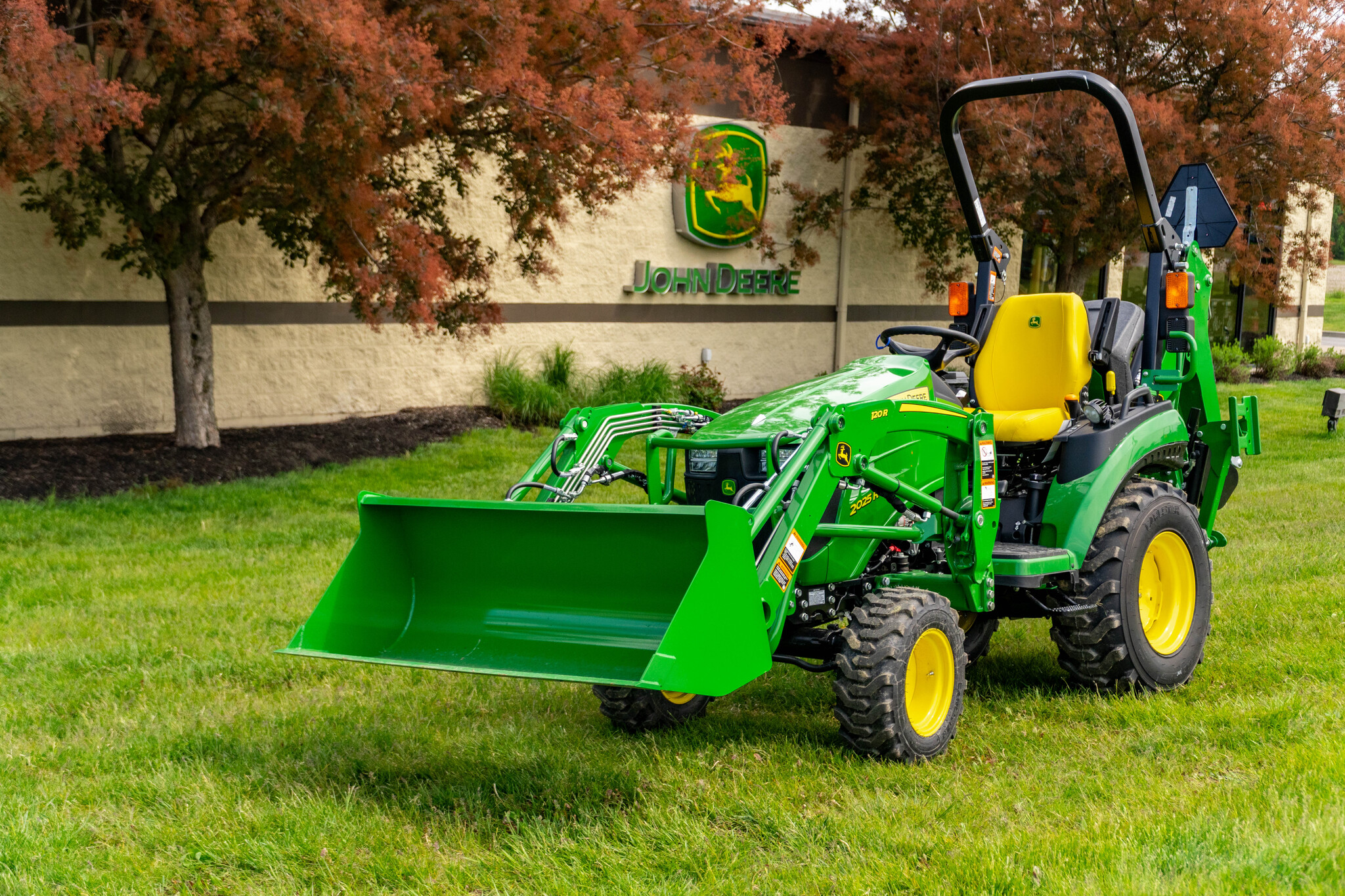 New In-Stock 2026 John Deere 2025R Compact Utility Tractors at Koenig Equipment in Greenville, OH - PhotoXL3