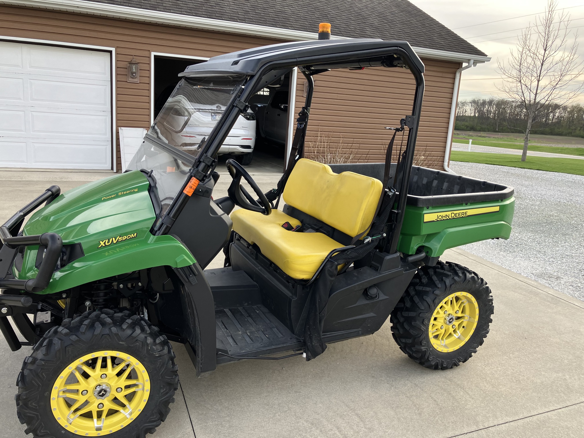 2019 John Deere XUV 590M Image 1
