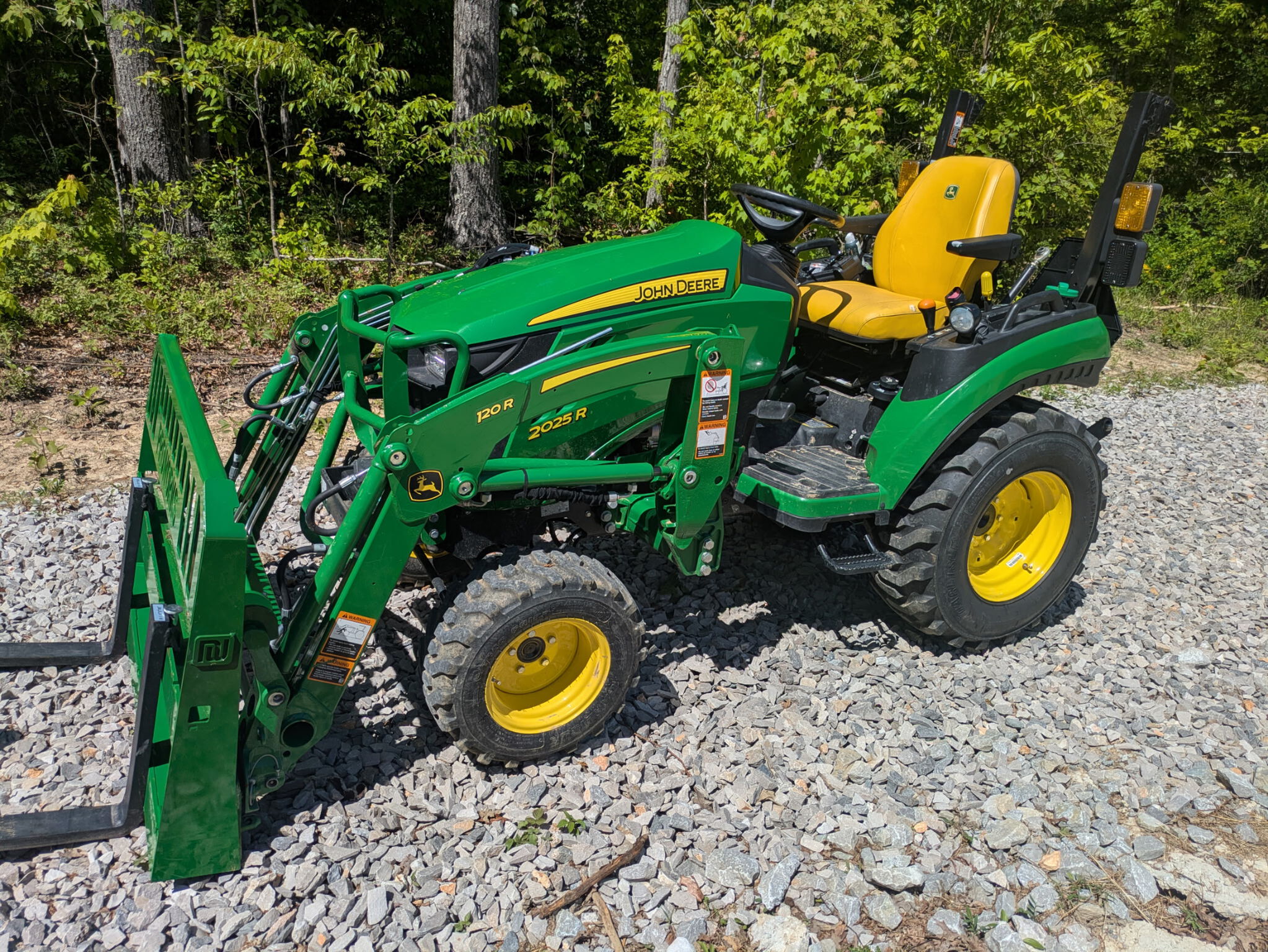 2023 John Deere 2025R