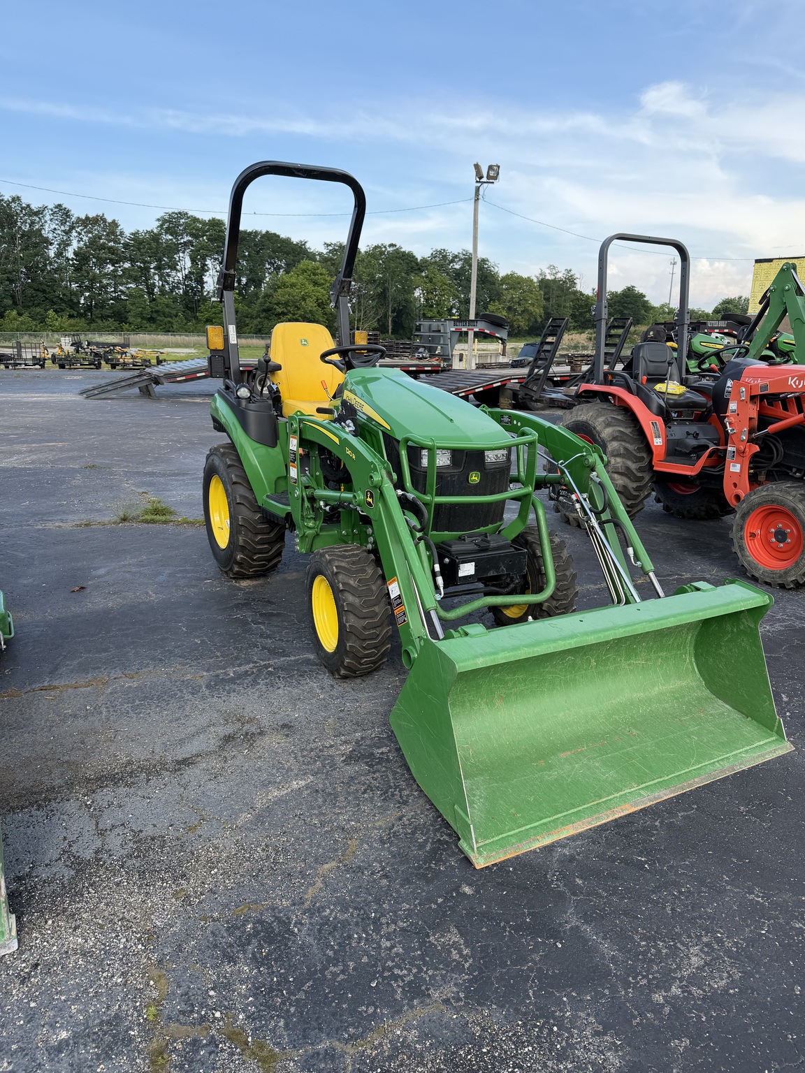 2023 John Deere 2025R