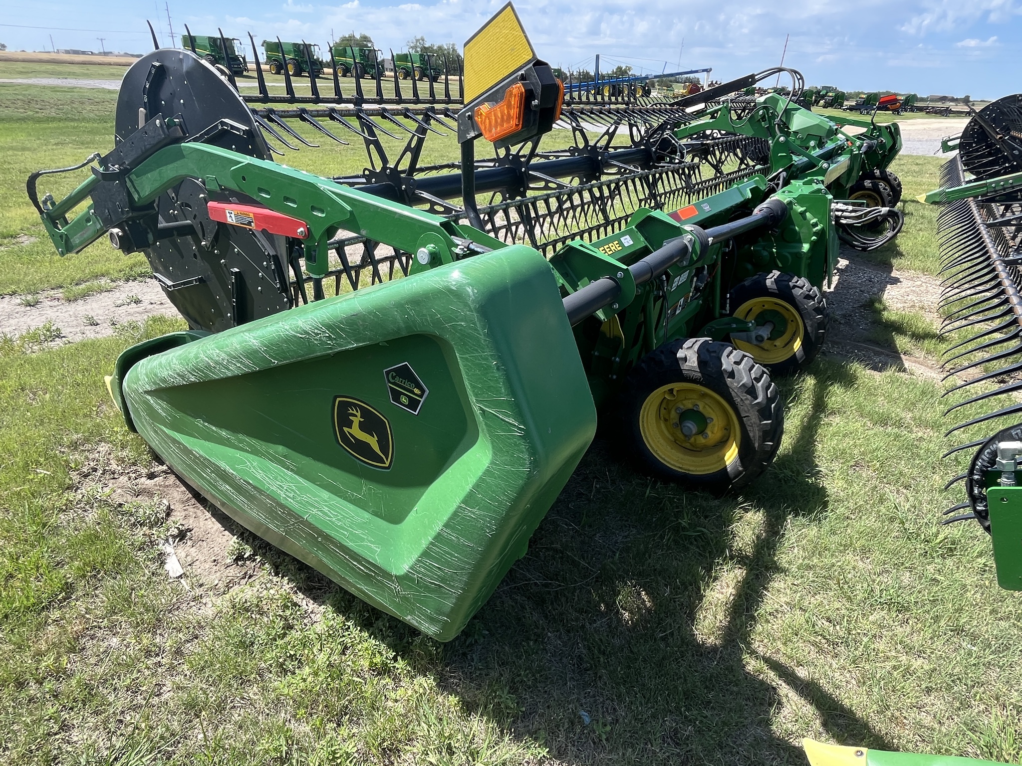 2022 John Deere HD35R Image 4