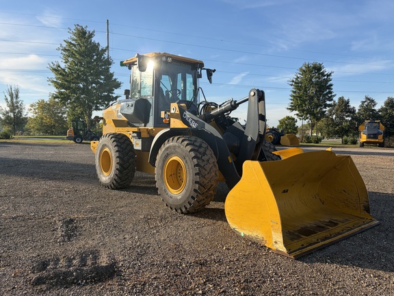 Photo of 2024 John Deere 544 P