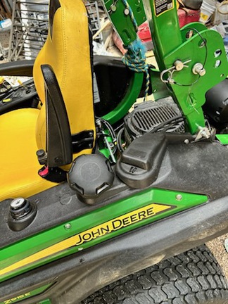 Photo of 2021 John Deere Z915E