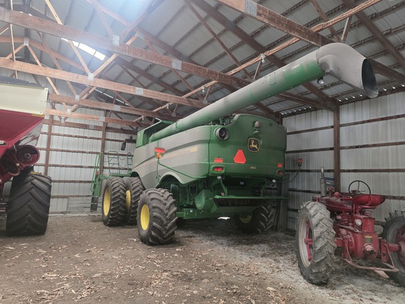 2015 John-Deere S660