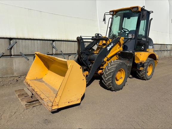 Photo of 2013 John Deere 244J