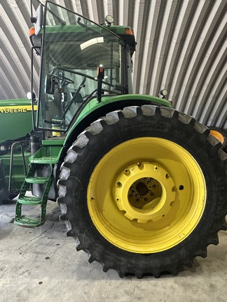 2004 John-Deere 8420