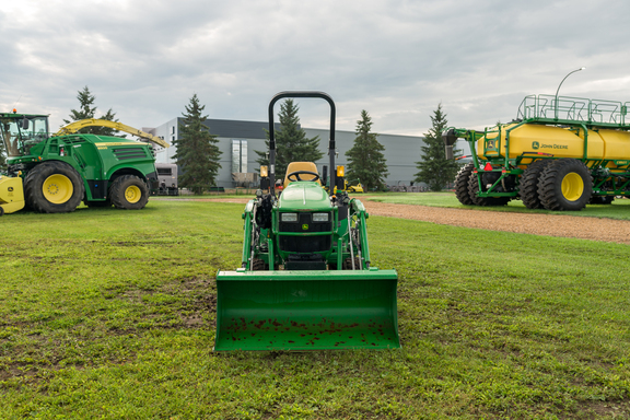 Used 2023 John Deere 2025R Compact Utility Tractors at Horizon Ag & Turf in Westlock, AB - Photo3