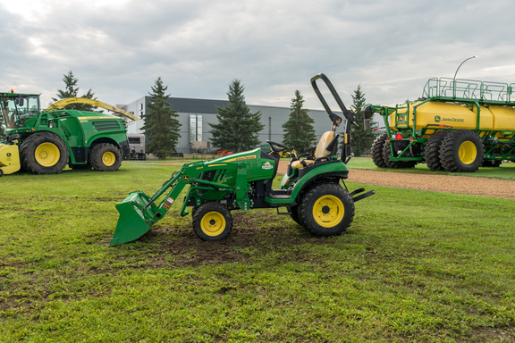 Used 2023 John Deere 2025R Compact Utility Tractors at Horizon Ag & Turf in Westlock, AB - Photo4
