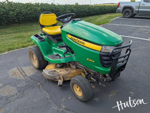 Photo of 2011 John Deere X304
