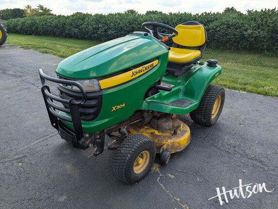Photo of 2011 John Deere X304