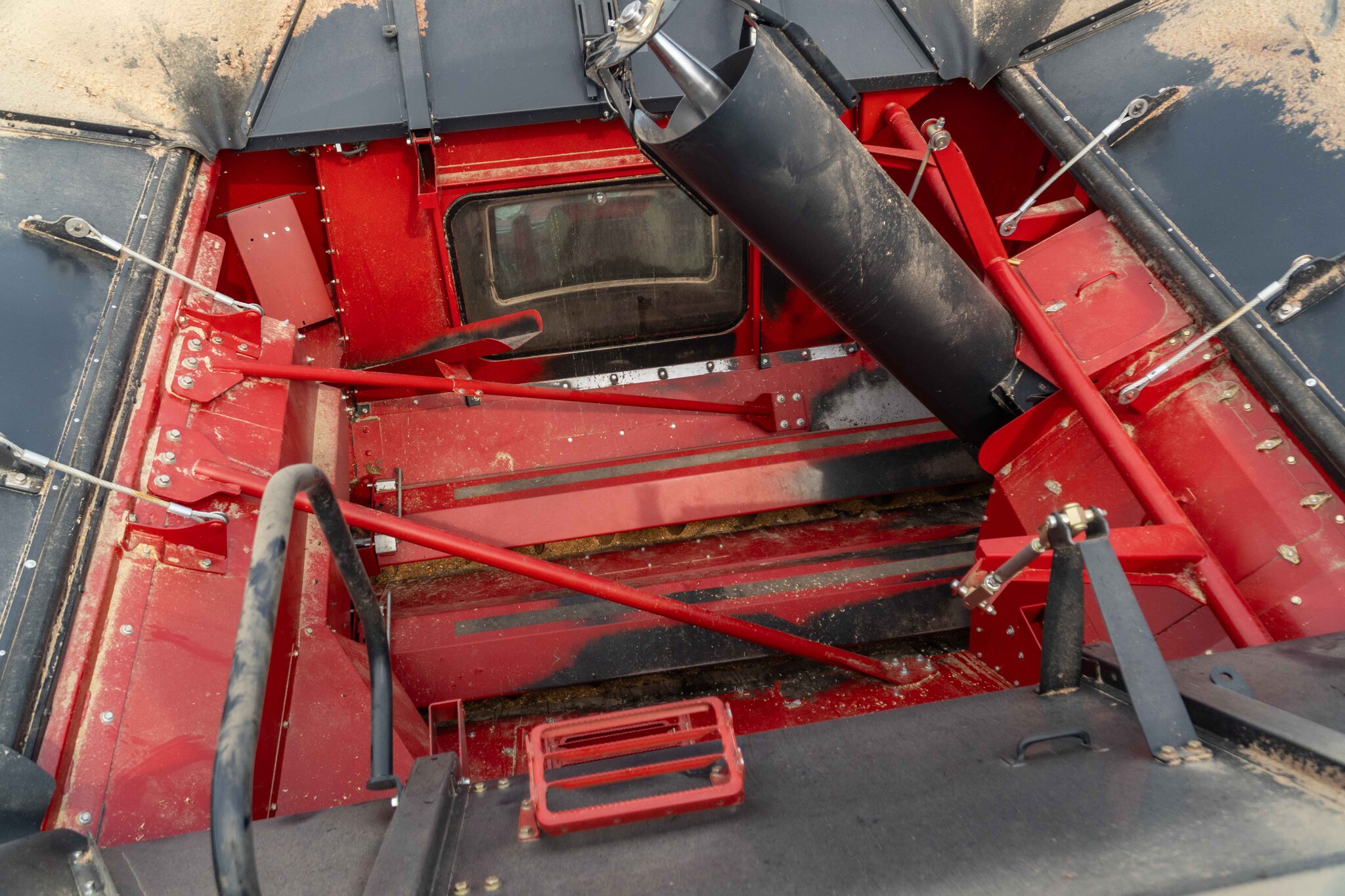 Used 2025 Case IH 8260 Combines at Koenig Equipment in Anna, OH - PhotoXL37