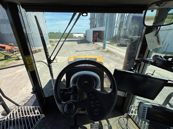 Used 2018 Agco MT865E Track Tractors at Koenig Equipment in Anna, OH - Photo34