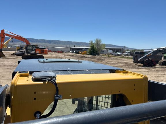 2023 John Deere 331G