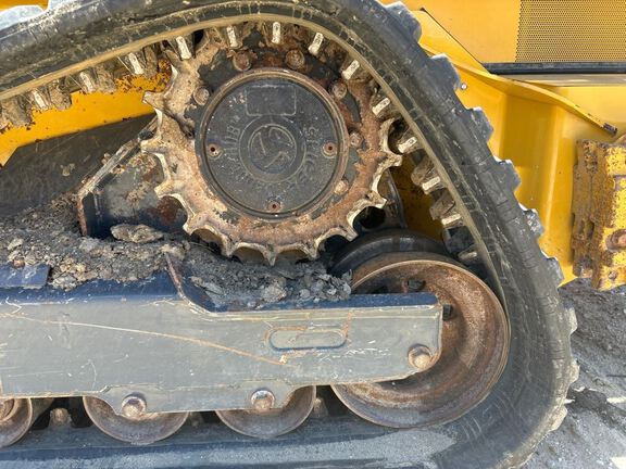 2023 John Deere 331G
