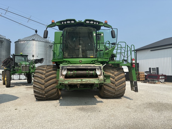 Used 2015 John Deere S680 Combines at Koenig Equipment in Greensburg, IN - Photo4