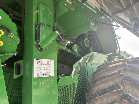 Used 2015 John Deere S680 Combines at Koenig Equipment in Greensburg, IN - Photo22