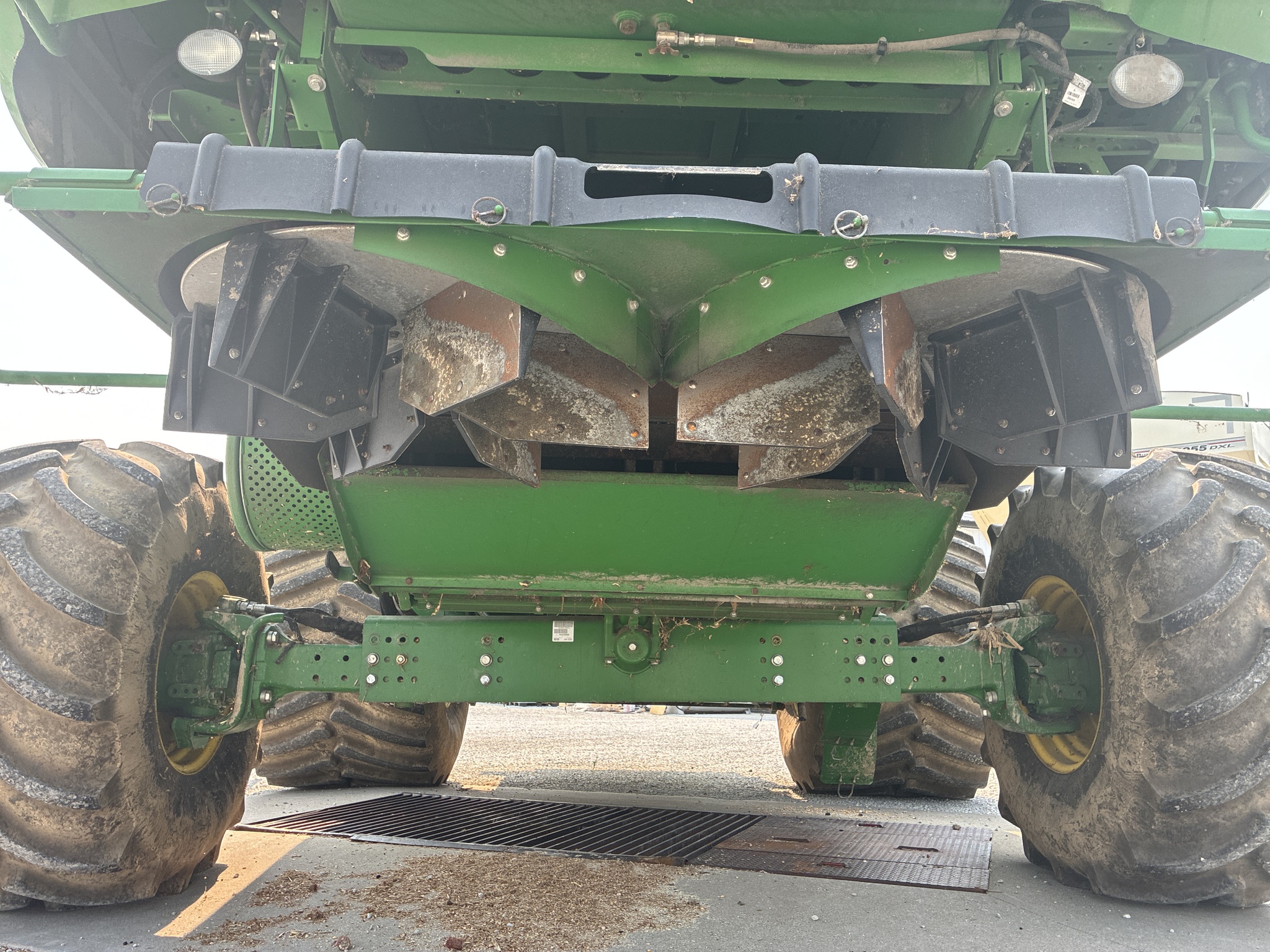 Used 2015 John Deere S680 Combines at Koenig Equipment in Greensburg, IN - PhotoXL9