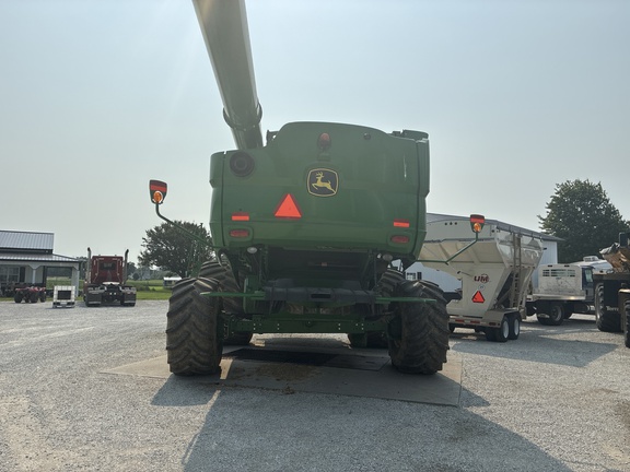 Used 2015 John Deere S680 Combines at Koenig Equipment in Greensburg, IN - Photo8