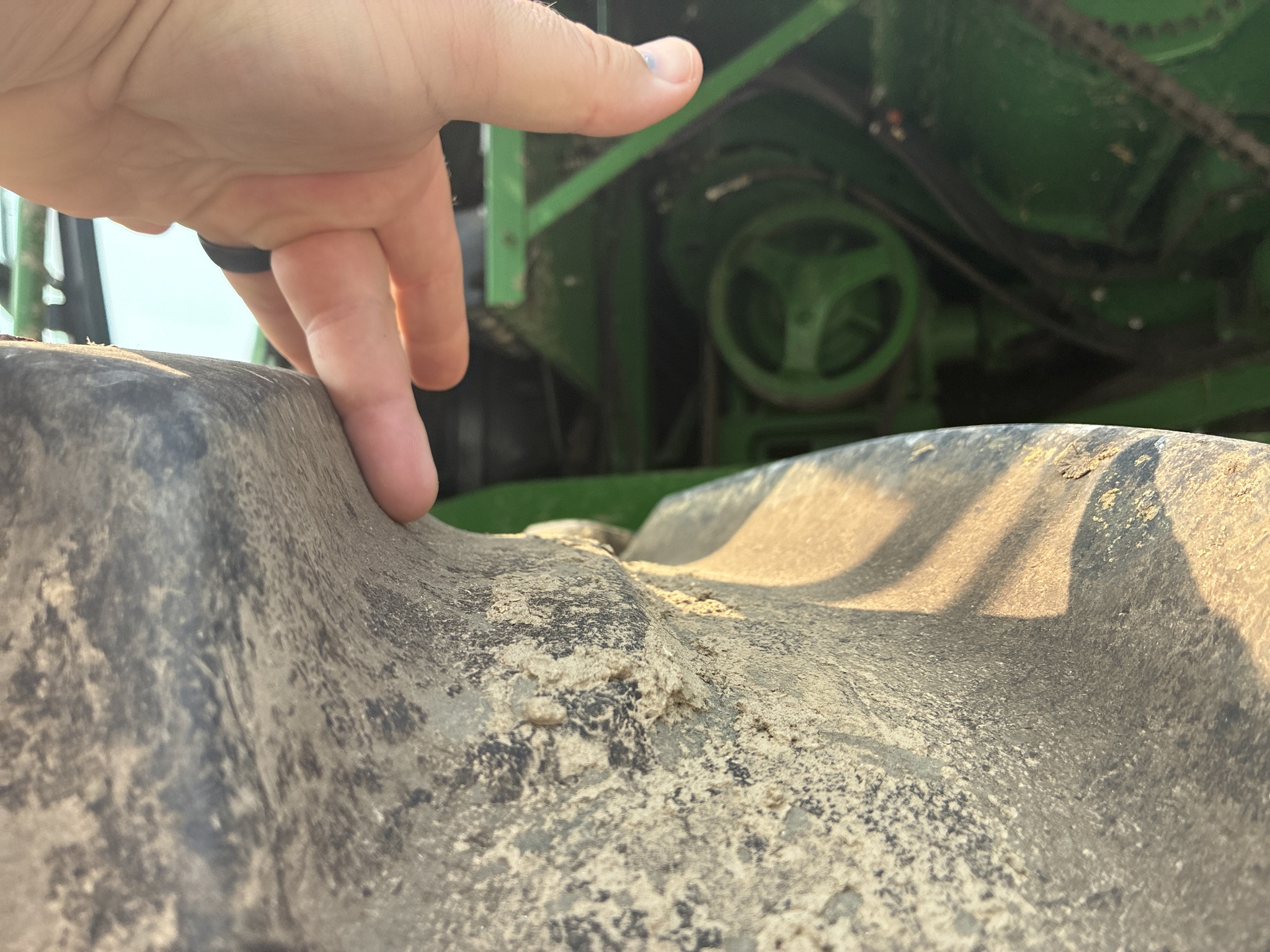 Used 2015 John Deere S680 Combines at Koenig Equipment in Greensburg, IN - PhotoXL13