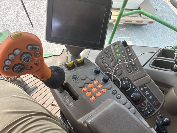 Used 2015 John Deere S680 Combines at Koenig Equipment in Greensburg, IN - Photo14