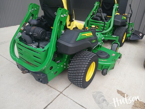 Photo of 2023 John Deere Z950R