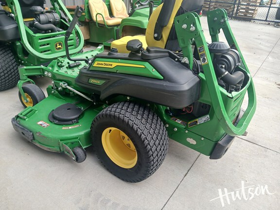 Photo of 2023 John Deere Z950R