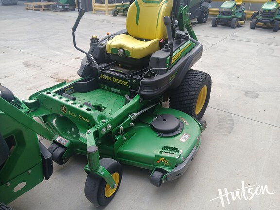 Photo of 2023 John Deere Z950R