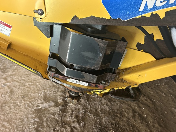 Used 2007 New Holland 94C-30 Combine Platforms at Horizon Ag & Turf in Westlock, AB - Photo5
