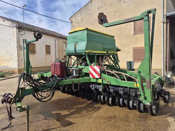 John Deere 750A