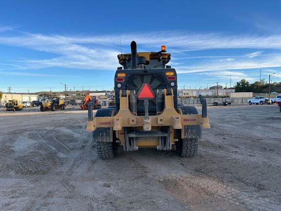2023 John Deere 772G