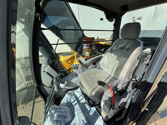 2017 John Deere 290G LC