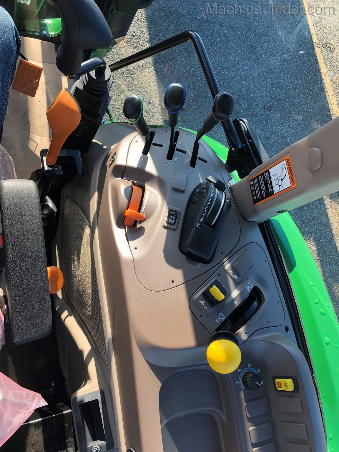 2020 John Deere 5115M Image 7