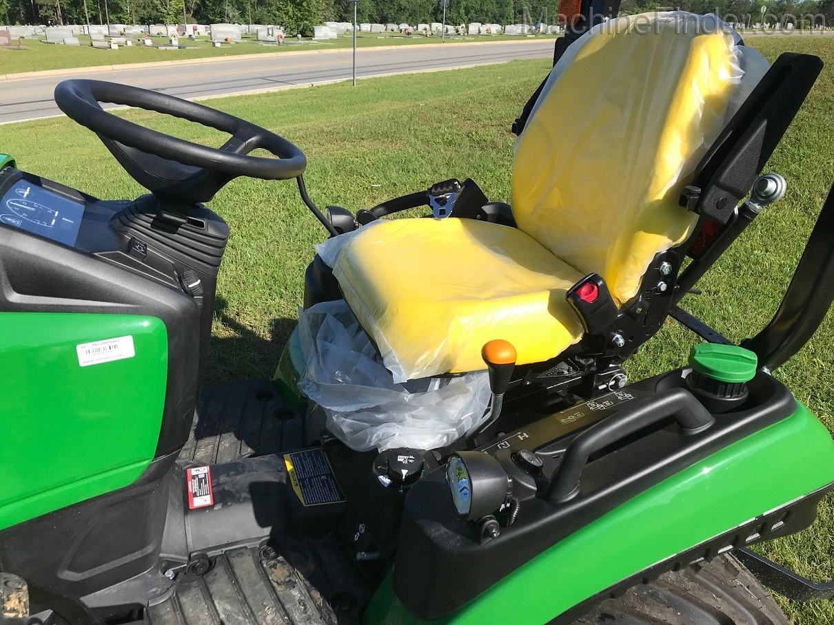 2021 John Deere 1025R Image 5