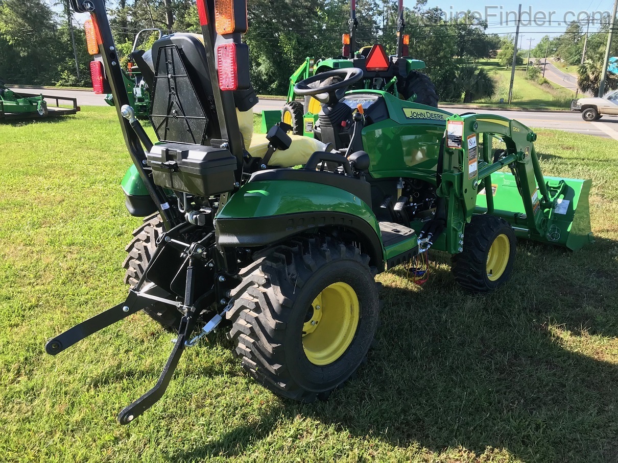 2021 John Deere 1025R Image 3